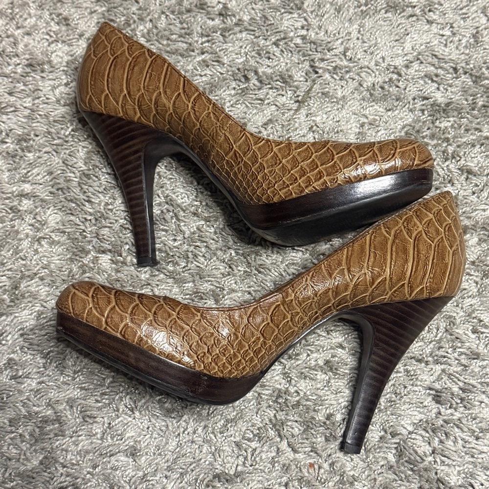 ALFANI Maddy Elegant Brown Crocodile Pattern Heels